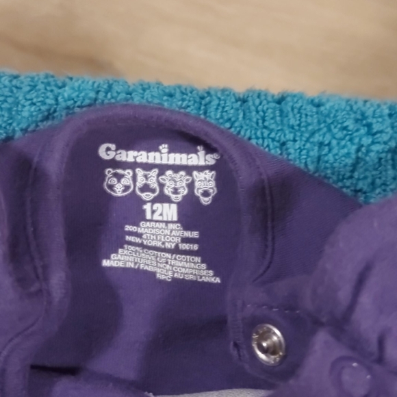 Two 12 month onsies - Picture 4 of 4